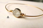 Armreif *Druse wei� Bezel* Gold