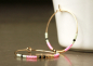 Preview: Neon Miyuki Creolen ein handgefertigtes Ohrringpaar mit Perlen als minimalistisches Geschenk für Sie