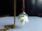 Preview: Kette - Echte Blüten in Glaskugel, weiß und blau