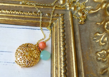 Kette - AAA Aqua Chalcedon mit Jade - Medaillon