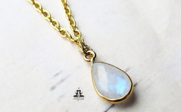 Kette Mondstein vergoldet Sterling Silber / Geschenk für Sie / Himmlische Kette / Edelstein Kette / Geburtsstein Schmuck / Besonders