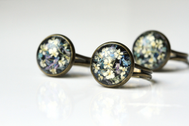 Fingerring gepresste Blüten Dillblüte in Resin antik bronzefarbener Vintagestyle Naturschmuck als florales Geschenk für sie Naturliebhaber