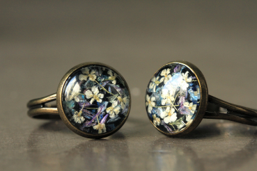 Fingerring gepresste Blüten Dillblüte in Resin antik bronzefarbener Vintagestyle Naturschmuck als florales Geschenk für sie Naturliebhaber