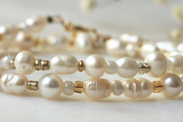 Handgefertigte Perlenkette Süßwasserperlen Halskette als Perlen Choker ein modernes romantisches Geschenk für sie für Frauen und Teenager