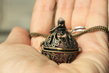 Retro Medaillon Weidekätzchen Kette Rosenquarz Geschenkidee Frauen Prayerbox