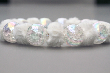 Luxuriöse Perlenkette für Hunde in Weiß: Teddy Plüsch Halskette mit Regenbogenfarben