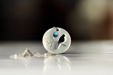 Silber Kette Mondstein - Nachts im Wald / Geschenk für Sie / Himmlische Kette mit Regenbogen Mondstein / Besonderer Schmuck / Vogel Kette