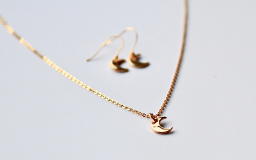 Kette Kreuz oder Mond / Kette Kreuz / Kette Mond /Geschenk für Sie / Geburtstag Schmuck / Kommunion Kette / Konfirmation Kette / Taufe Kette