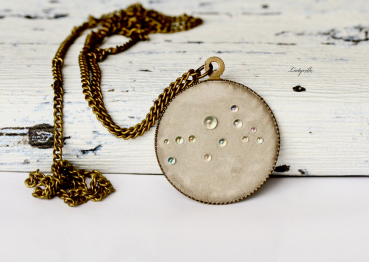 Himmlische Sternzeichen Kette aus Beton mit Regenbogen Glasperlen / Sternbild Kette / Beton Kette / Geschenk für Sie