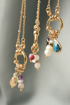 Personalisierte Kette Geburtsstein Charm zur Auswahl Geschenk für Sie vergoldete Halskette mit Edelsteinen für Frauen Geburtstag Muttertag