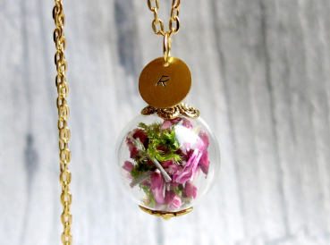 Personalisierte Kette - echte Blüten in Glaskugel
