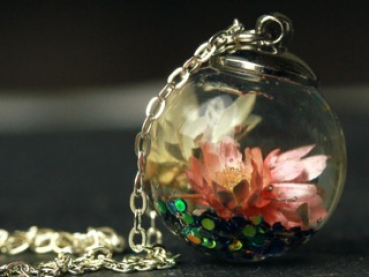 Halskette Blüten Glaskugel silber romantisch Natur Geschenk Frau Freundin Mutter