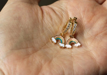 Creolen Regenbogen Charm Ohrringe / echt vergoldet / Emaille Schmuck gold / Geschenk für Sie / Zirkonia Schmuck / Emaille Anhänger Creolen