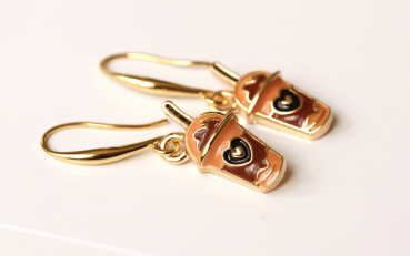 Kaffee Cup Charm Ohrringe / echt vergoldet / Geschenk für Sie / Trend Schmuck / verspielter Schmuck / Emaille Bubbletea Schmuck braun