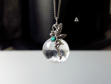 Kette - Fee mit ihrer Schneekugel nachtleuchtend