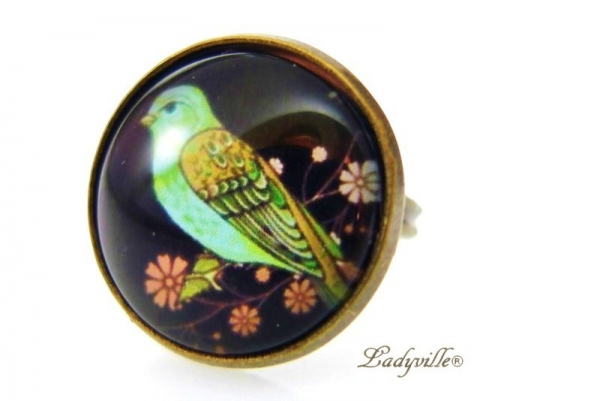 Großer Ring - Paradiesvogel auf feiner Blüte