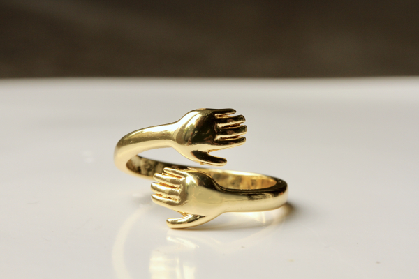 Freundschaft Ring Hände Gold / größenverstellbarer Ring echt vergoldet / Geschenk für sie / beste Freunde Schmuck / Umarmung Ring