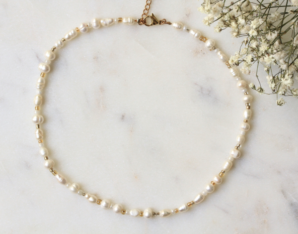 Handgefertigte Perlenkette Süßwasserperlen Halskette als Perlen Choker ein modernes romantisches Geschenk für sie für Frauen und Teenager