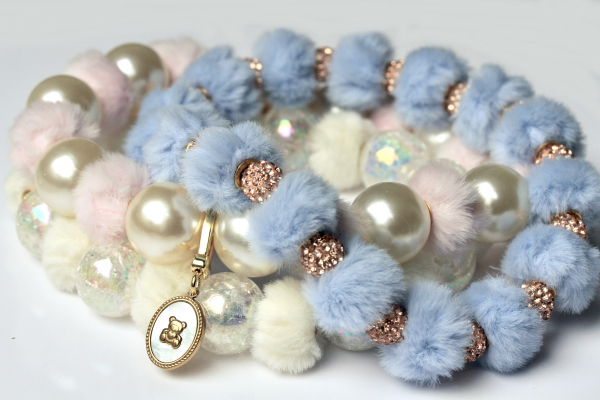 Luxuriöse Perlenkette für Hunde in Blau: Teddy Plüsch Halskette mit Glitzerperlen