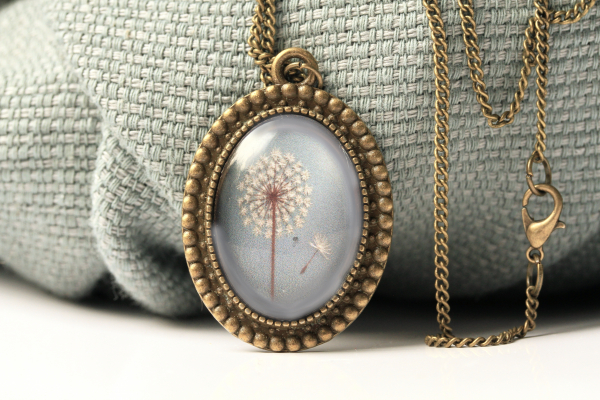 Adventskalender Schmuck 2025: funkelndes Geschenk für Frauen
