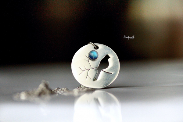 Silber Kette Mondstein - Nachts im Wald / Geschenk für Sie / Himmlische Kette mit Regenbogen Mondstein / Besonderer Schmuck / Vogel Kette