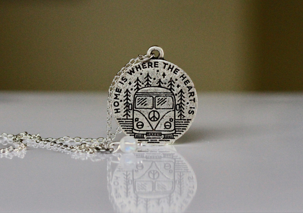 Kette Reise / Zuhause ist, wo dein Herz ist - Home is where the heart is / Weltreisende Geschenk /Geschenk Naturfreunde / Besonderer Schmuck