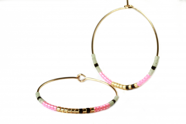 Neon Miyuki Creolen ein handgefertigtes Ohrringpaar mit Perlen als minimalistisches Geschenk für Sie