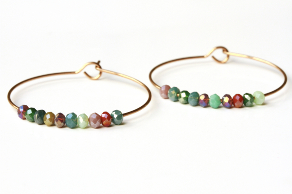 Creolen rosegold Perlen Edelstahl ein handgefertigtes Ohrringpaar mit Perlen als minimalistisches Geschenk für Sie