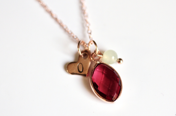 Personalisierte Kette Rubin, Jade und Herz / Geschenk für Sie / Persönlicher handgemachter Schmuck / Persönliches Geschenk / minimalistisch