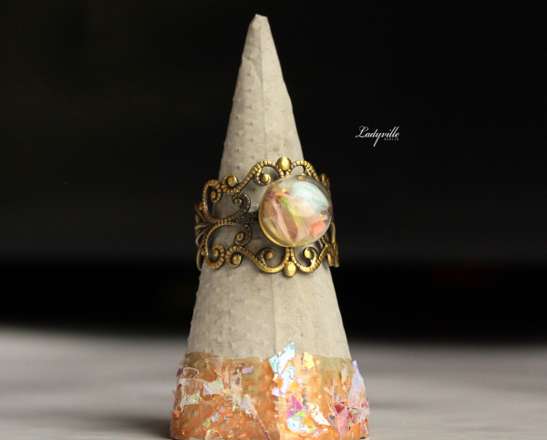 Vintage Ring - Pastell Blüten in Glaskugel