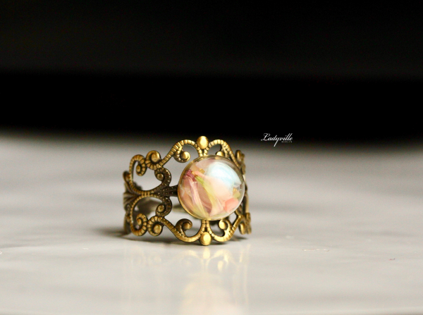 Vintage Ring - Pastell Blüten in Glaskugel