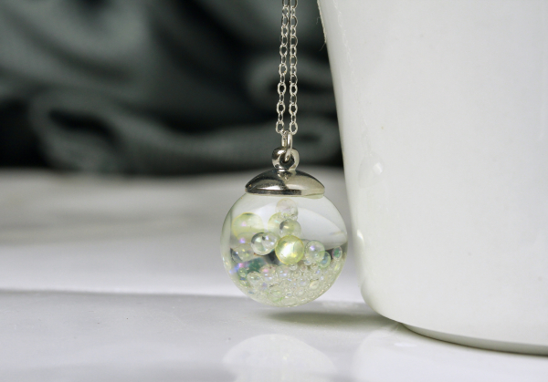 Kette Seifenblasen Sterlingsilber Regenbogen Perlen in Gießharz Kette mit Glaskugel funkelndes Geschenk für Sie Freundin Schwester Mutter