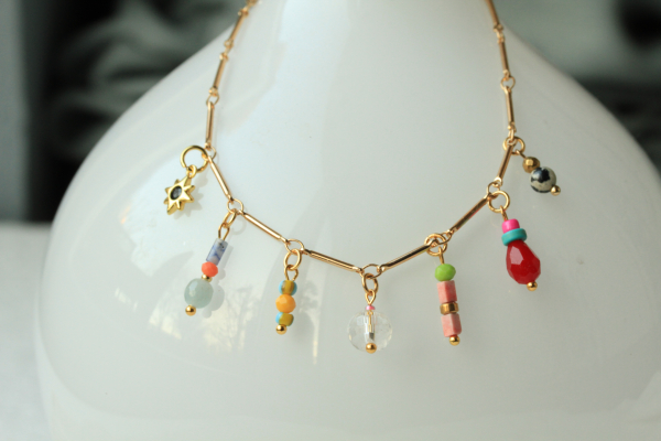 MultiCharm Kette Bunte Chunky Halskette Layering Schmuck echt vergoldet Handgemacht mit Edelsteinen böhmischen Glasperlen Geschenk für sie