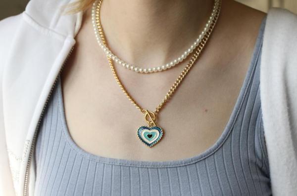 Herz Halskette Charm gold / Geschenk für sie / vergoldete Panzerkette Emaille / Trend Schmuck / Freundin Geschenk / Emaille Kette Herz