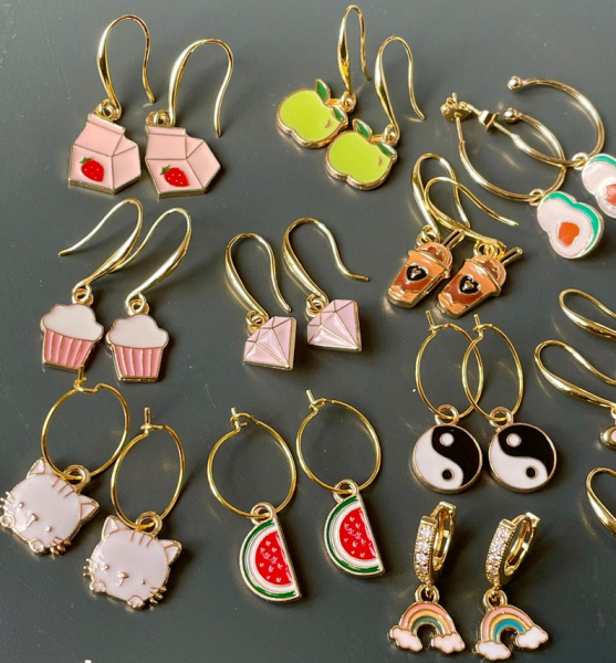 Kaffee Cup Charm Ohrringe / echt vergoldet / Geschenk für Sie / Trend Schmuck / verspielter Schmuck / Emaille Bubbletea Schmuck braun