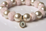 Luxuriöse Perlenkette für Hunde in rosa: Plüsch Halskette mit Teddy Charm