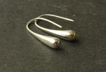 Wassertropfen Ohrringe zum Einhängen als minimalistische Haken Ohrringe ein außergewöhnliches Geschenk für sie