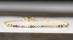 Edelstein Armband Turmalin Perlen / Armband Regenbogen / Geschenk für Sie / Himmlisches Armband / minimalistischer Schmuck / Muttertag